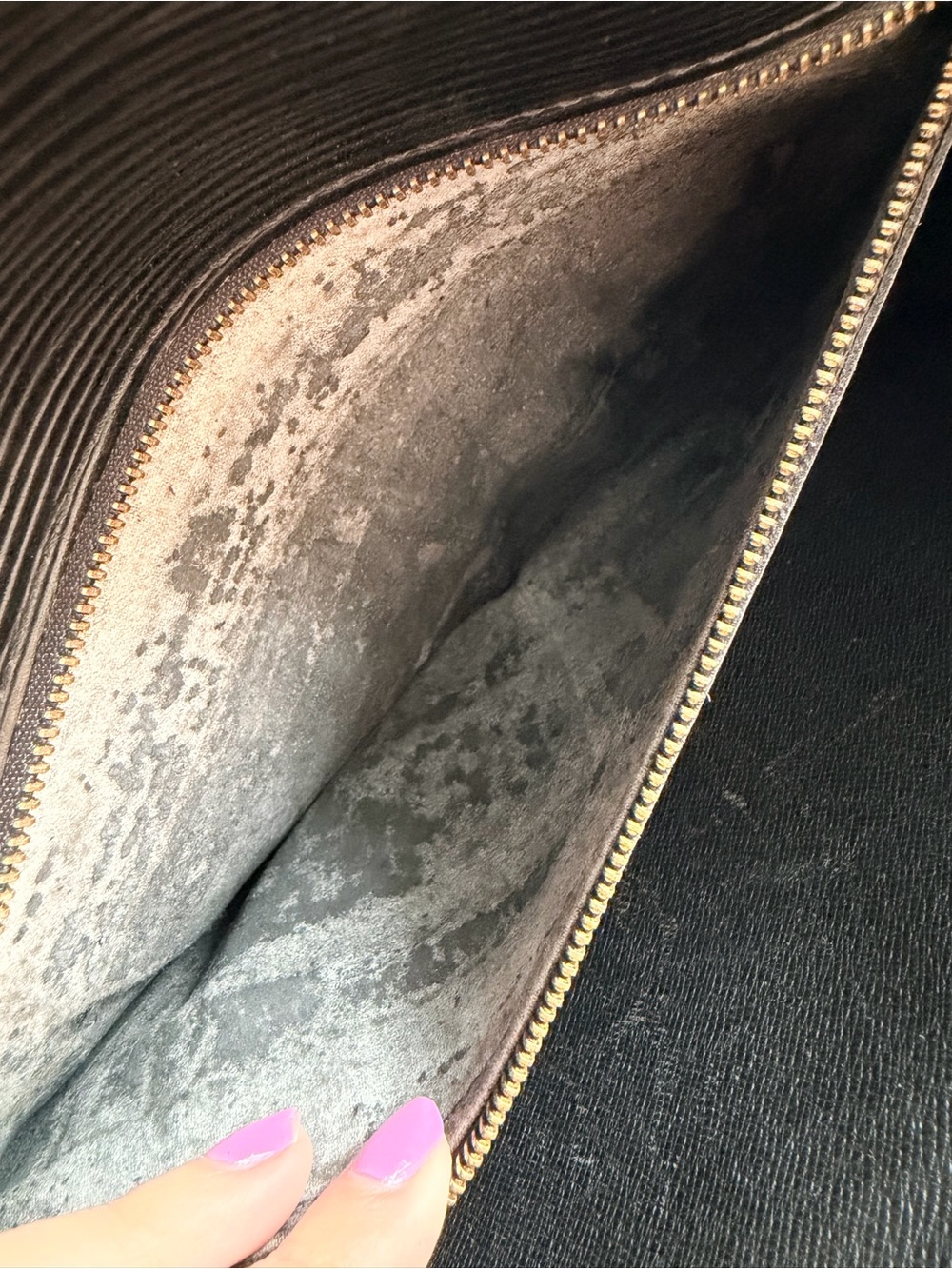 Louis Vuitton Black Epi Leather Envelope Clutch with Gold Hardware - Picture 12 of 12
